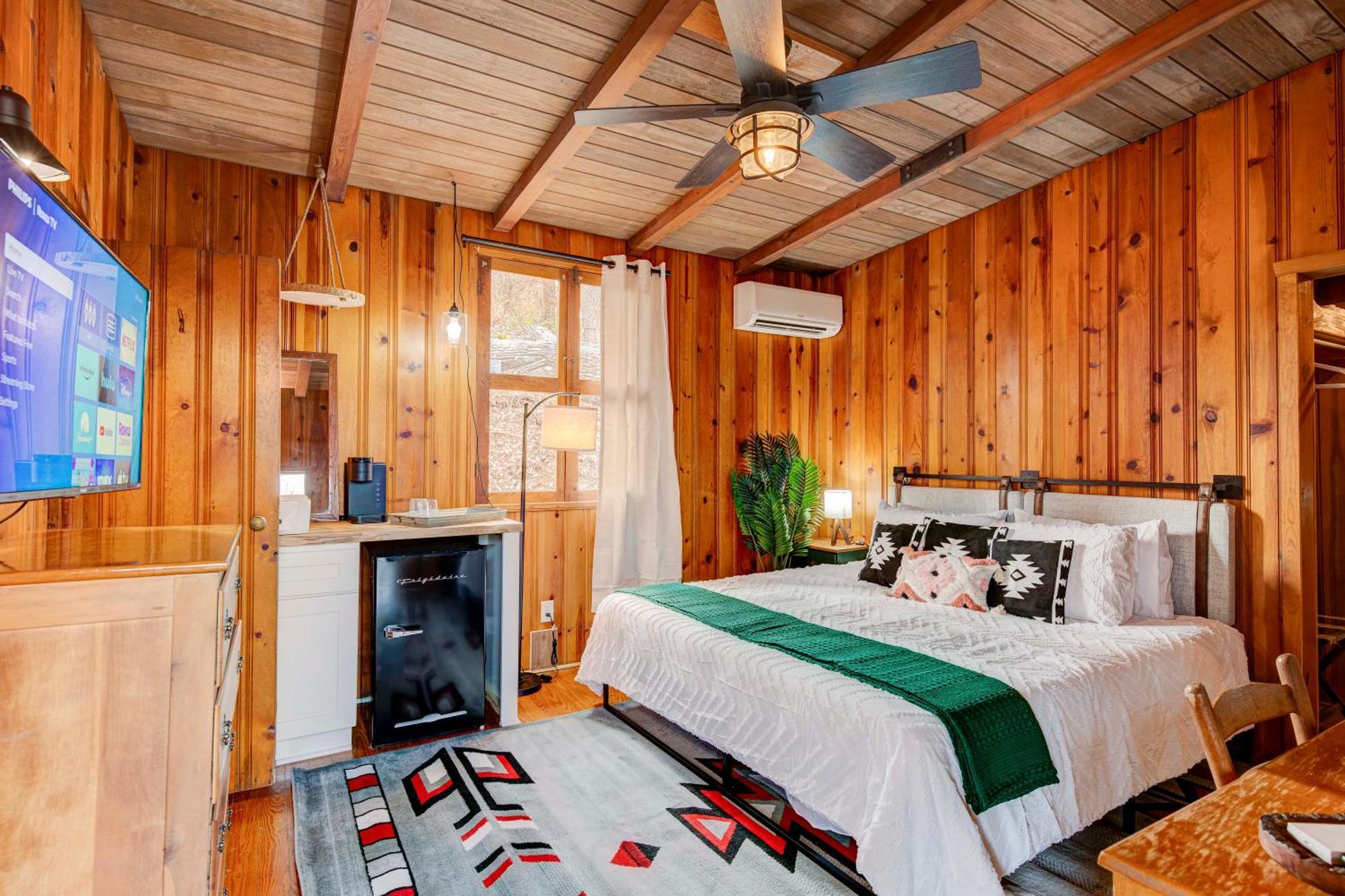 The Furry Lodge Double Ste 2&3 Waynesville Dış mekan fotoğraf