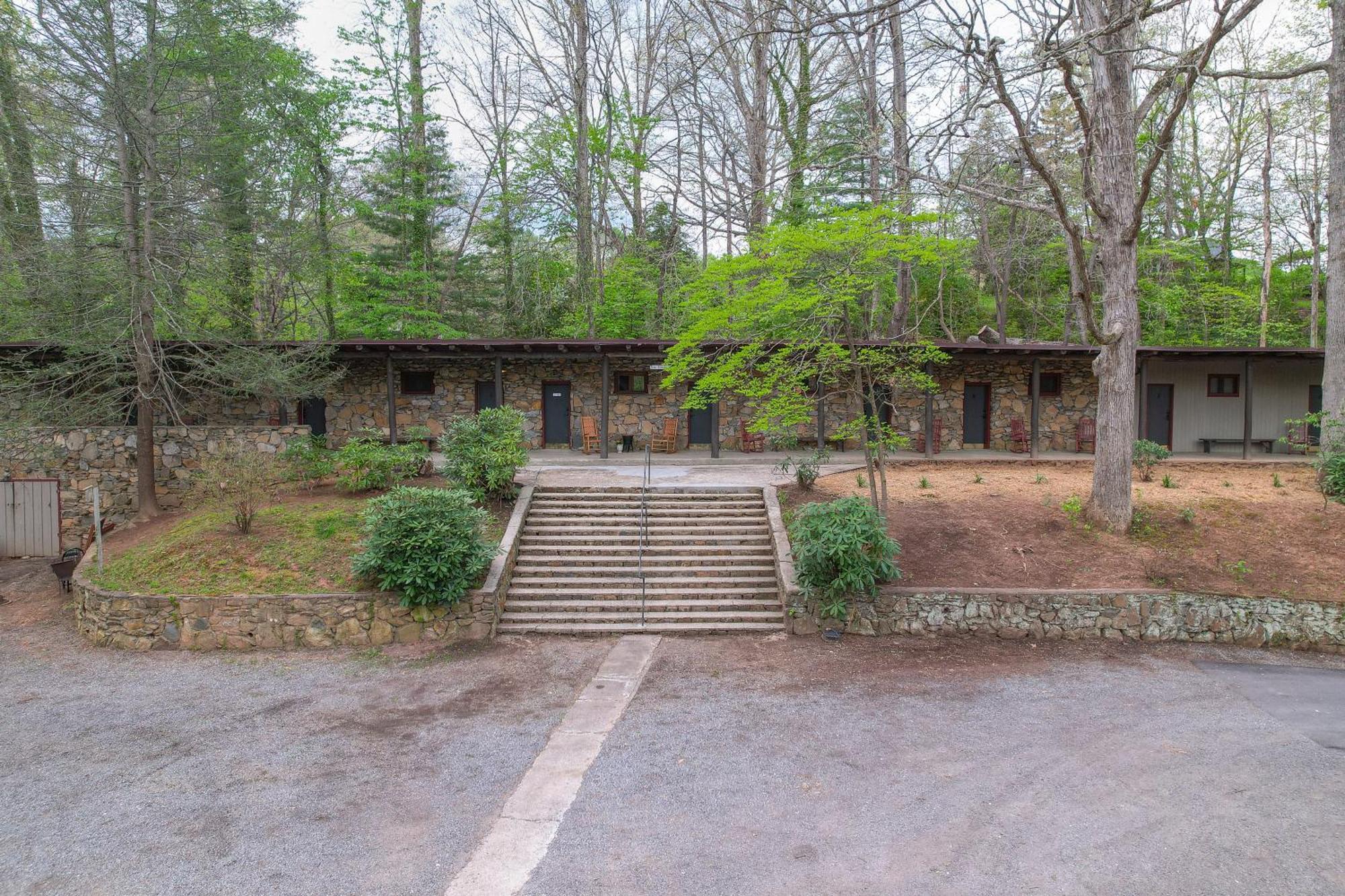 The Furry Lodge Double Ste 2&3 Waynesville Dış mekan fotoğraf