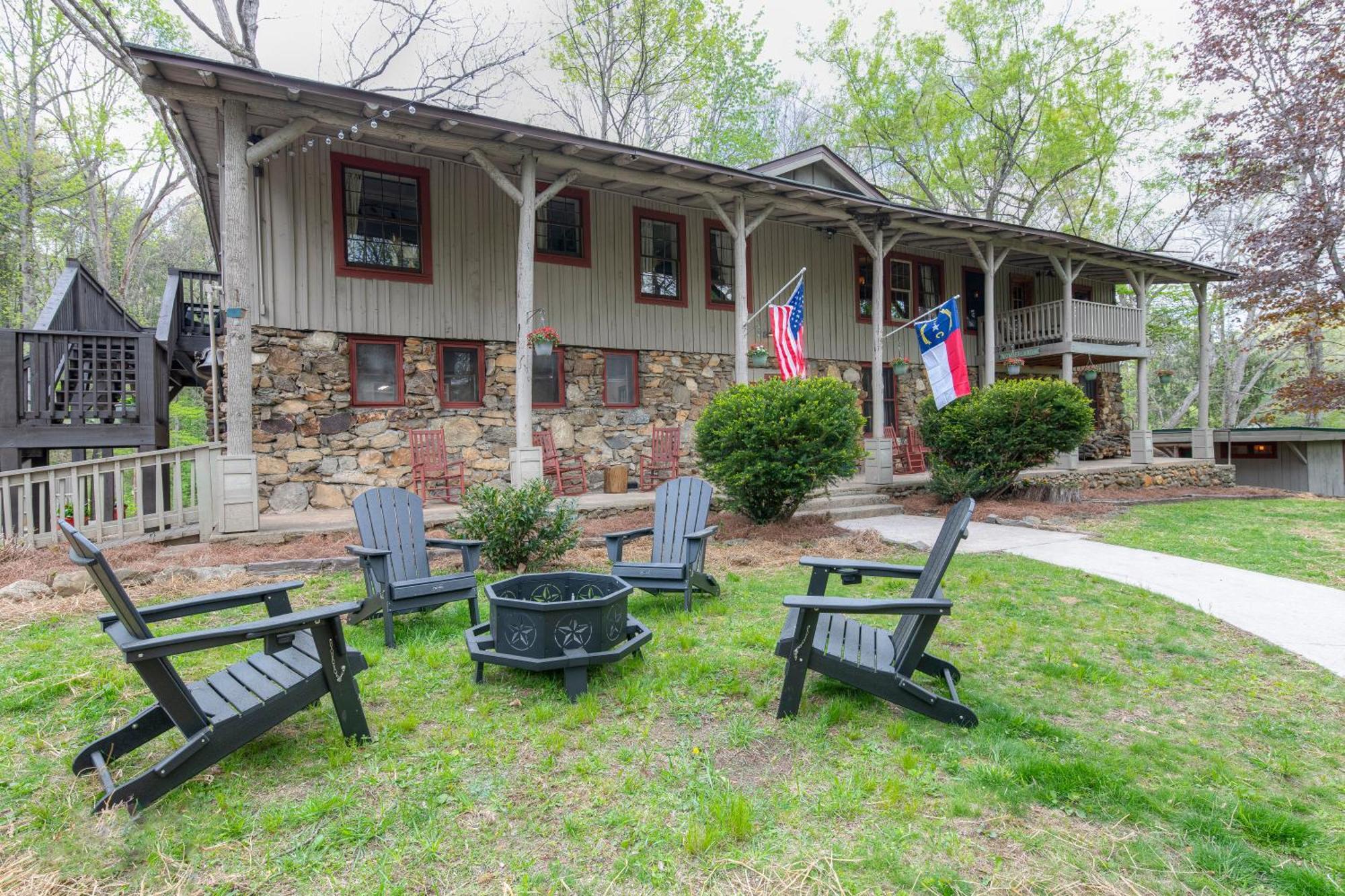 The Furry Lodge Double Ste 2&3 Waynesville Dış mekan fotoğraf